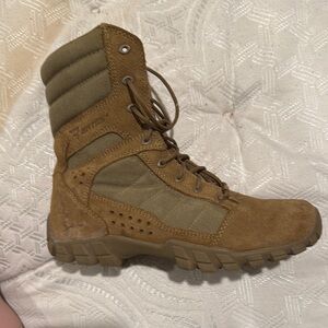 Bates Tan Tactical Boots with Suede Leather and Rubber Sole